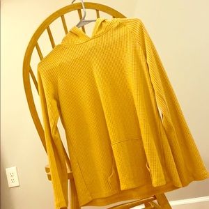 Waffle texture yellow sweater . Children’s 14-16